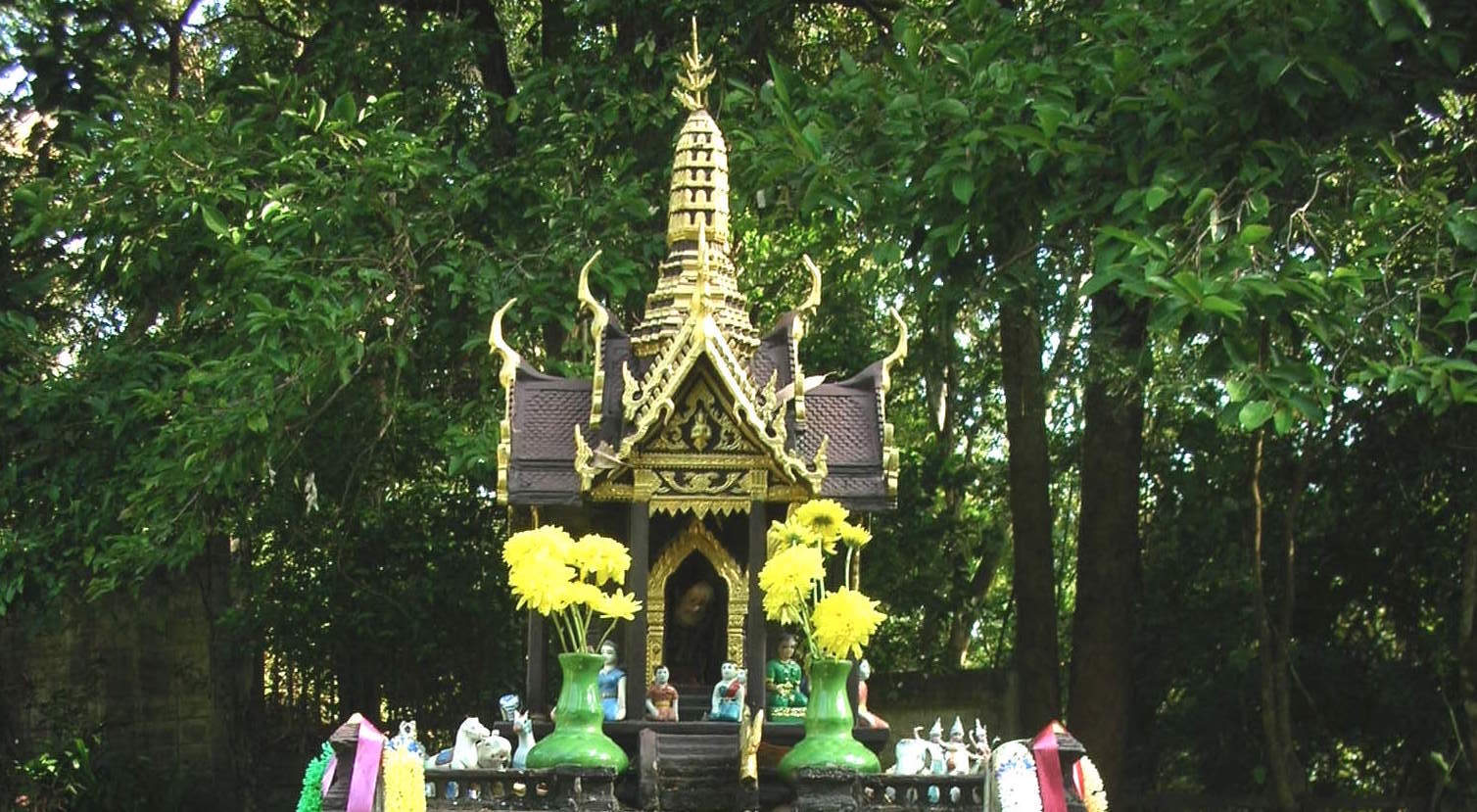 Le case degli spiriti in Thailandia